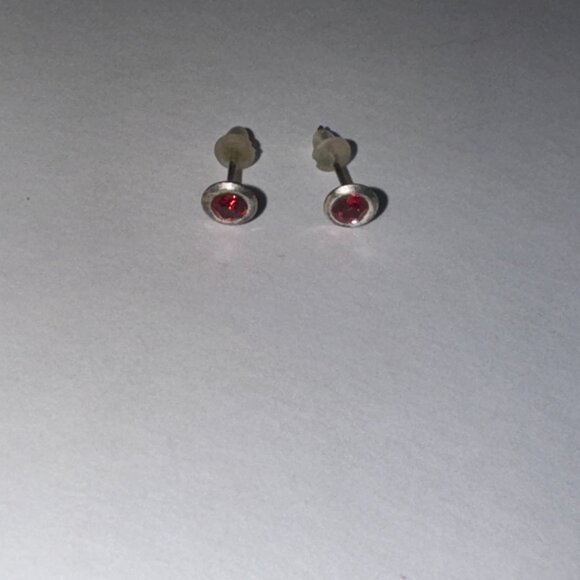5 Mm Round Ruby Red Cz And Sterling Post Earrings - Picture 9 of 15